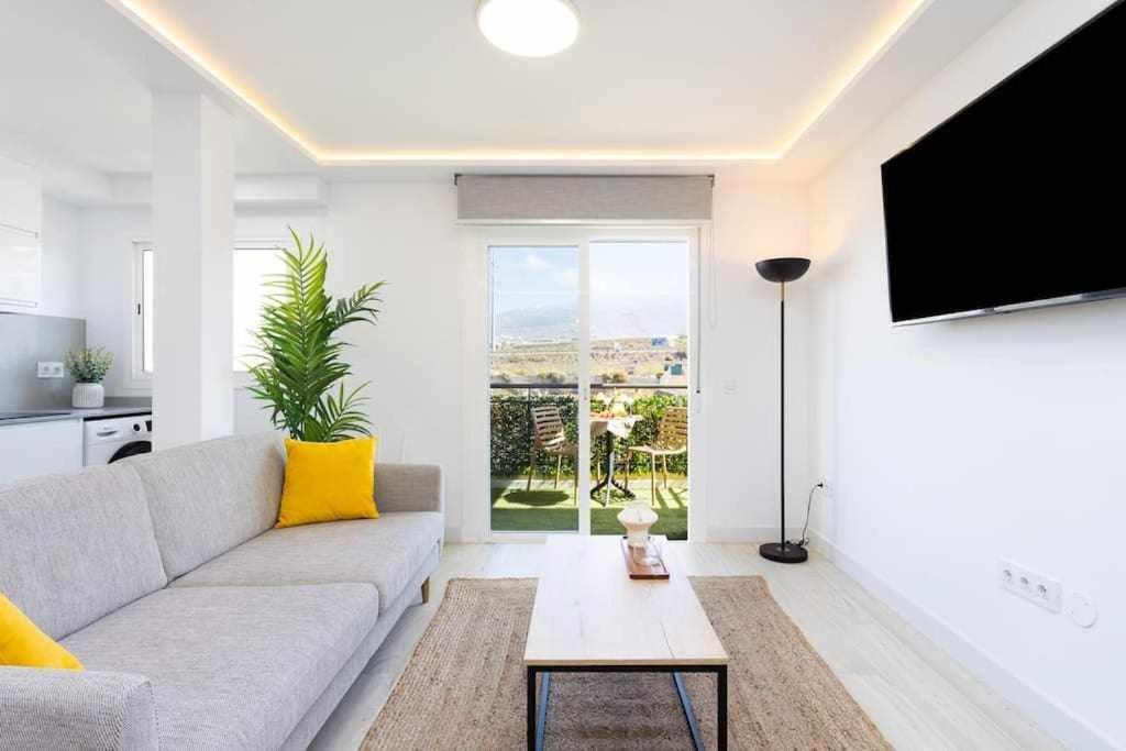 Sunnyland Apartment Arona Cho Exterior photo